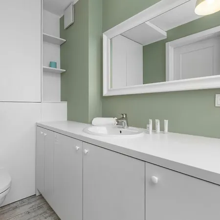 Modern In Center Near The River With Parking By Renters Apartament Gdańsk