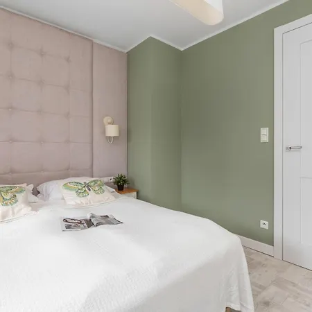 Apartament Modern In Center Near The River With Parking By Renters
