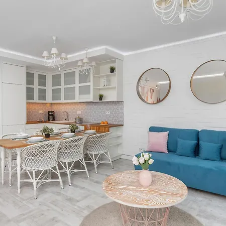 Modern In Center Near The River With Parking By Renters Gdańsk