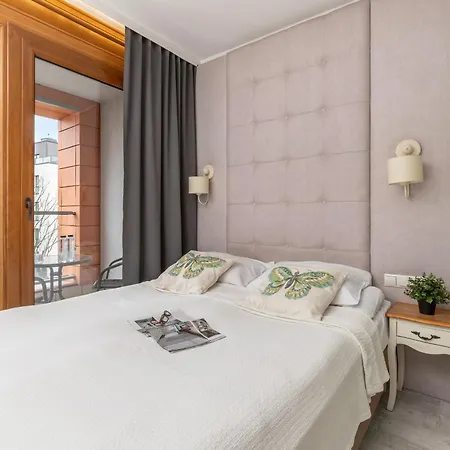 Apartament Modern In Center Near The River With Parking By Renters